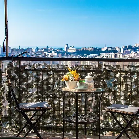 Overlooking Апартаменты