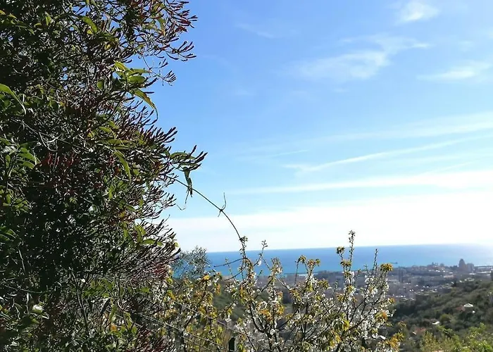 Overlooking Апартаменты