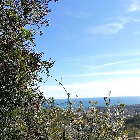 Overlooking Apartament